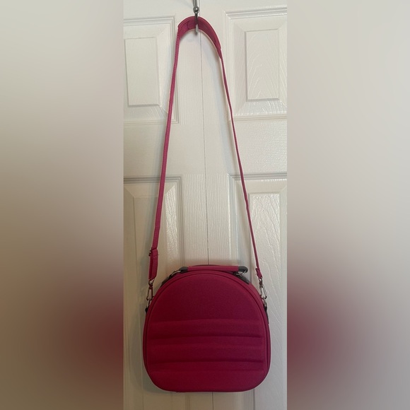 Chic Pink Crossbody Bag - Picture 3 of 8